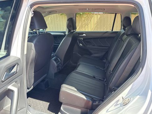 Used 2024 Volkswagen Tiguan SE w/ Panoramic Sunroof Package AWD/4WD image 22