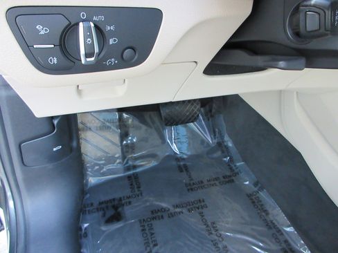 Used 2022 Audi Q5 2.0T Premium image 32