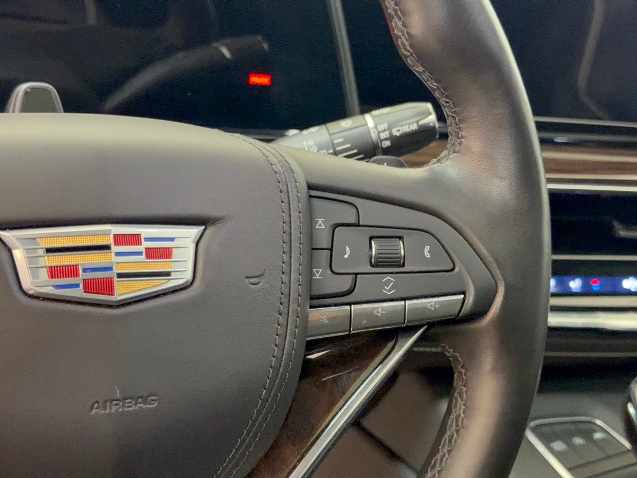 Used 2022 Cadillac Escalade Sport Platinum AWD/4WD image 19
