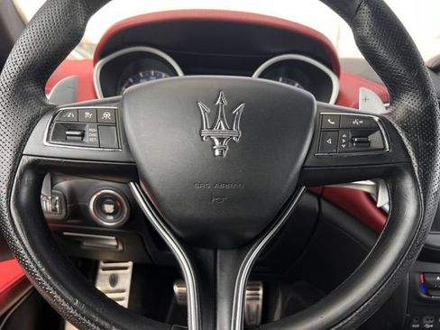 Used 2019 Maserati Ghibli GranSport RWD image 21