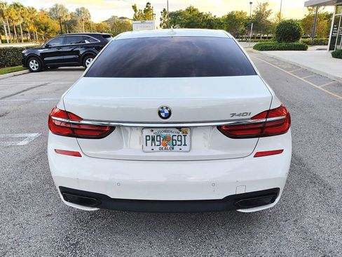 Used 2018 BMW 740i image 4