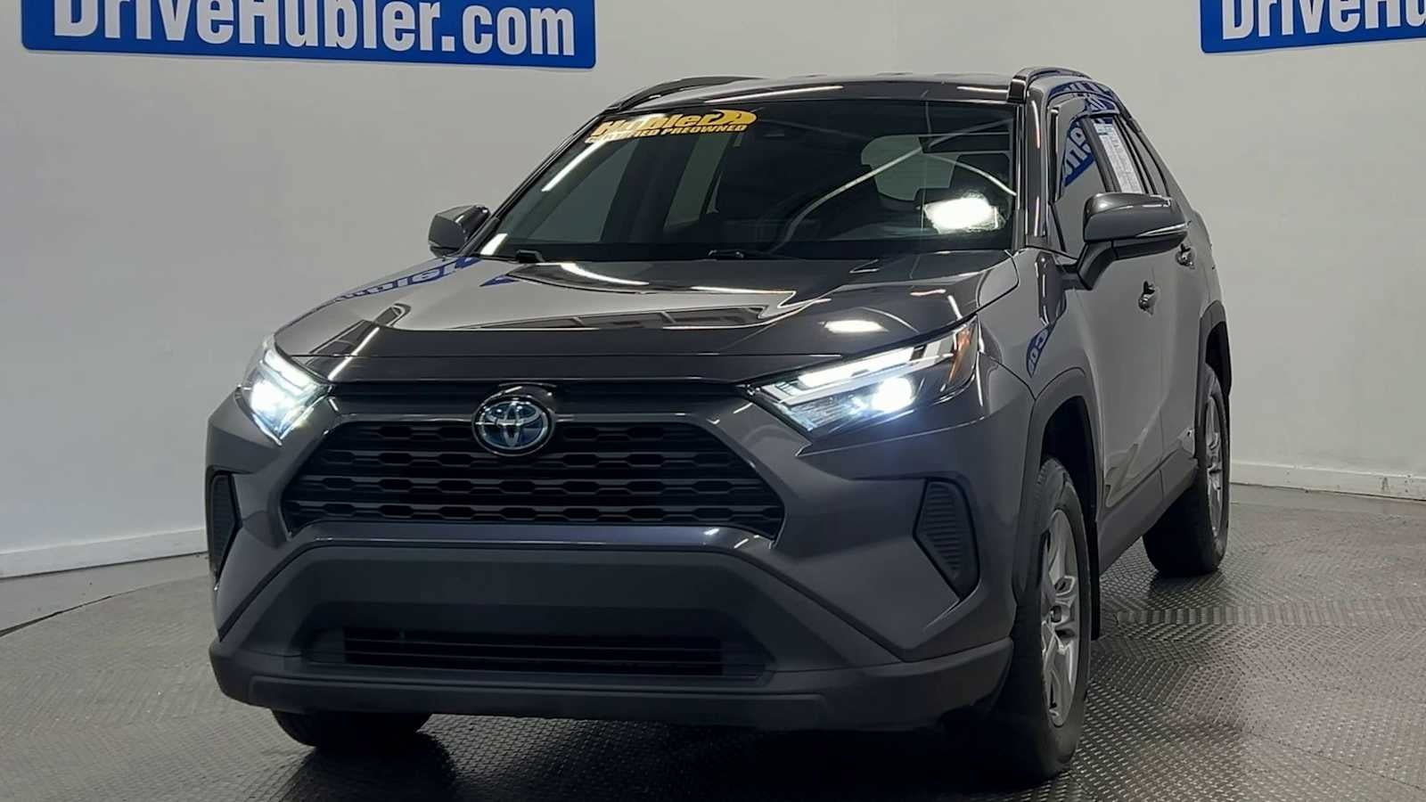 Used 2024 Toyota RAV4 XLE AWD/4WD image 3