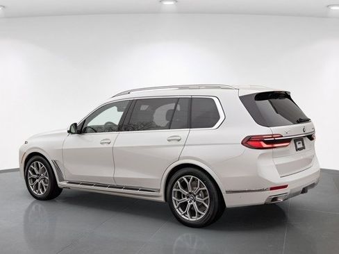 New 2025 BMW X7 xDrive40i image 8
