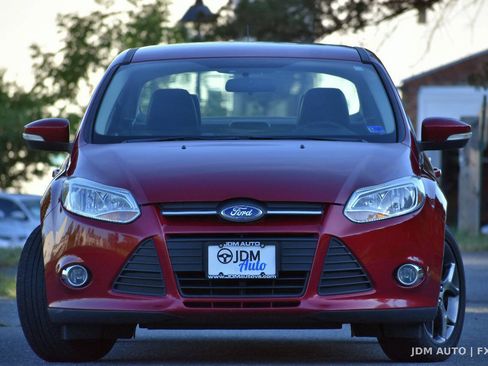 Used 2014 Ford Focus SE w/ Equipment Group 201A FWD image 3