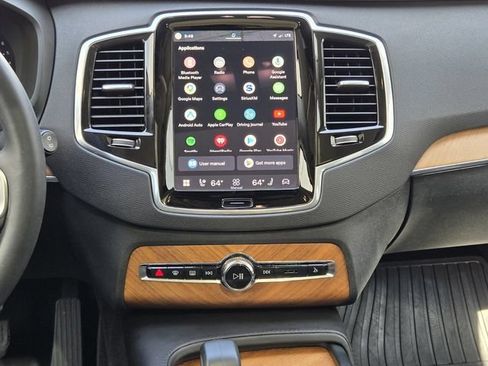 Certified 2023 Volvo XC90 B5 Plus AWD/4WD image 18