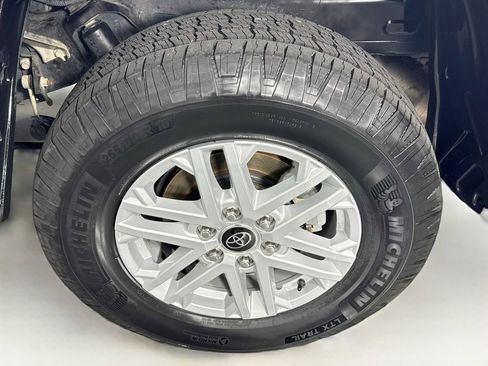 Used 2024 Toyota Tundra SR5 w/ SR5 Premium Package AWD/4WD image 31