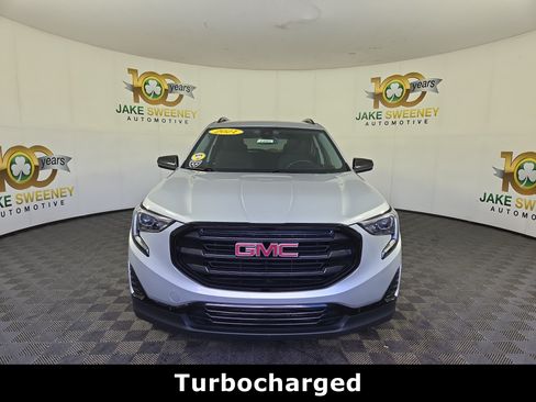 Used 2021 GMC Terrain SLE w/ Driver Convenience Package AWD/4WD image 2