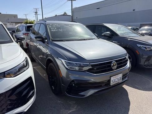 Used 2023 Volkswagen Tiguan SE R-Line FWD image 3