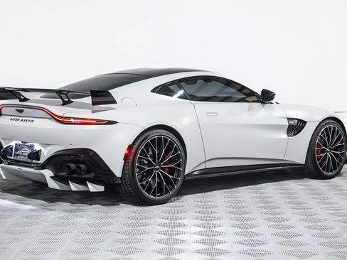 Used 2023 Aston Martin V8 Vantage Coupe RWD image 8