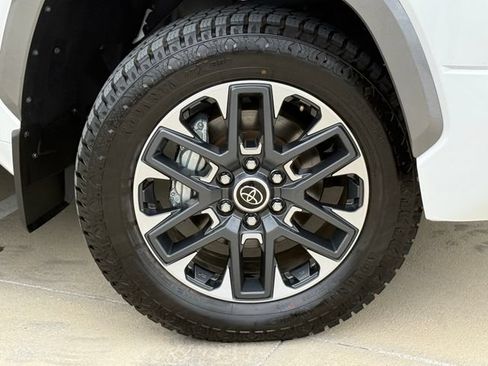 Used 2024 Toyota Tundra Limited AWD/4WD image 2