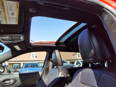 Used 2021 Jeep Cherokee Latitude Lux 80th Anniv w/ Quick Order Package 26U 80TH image 4