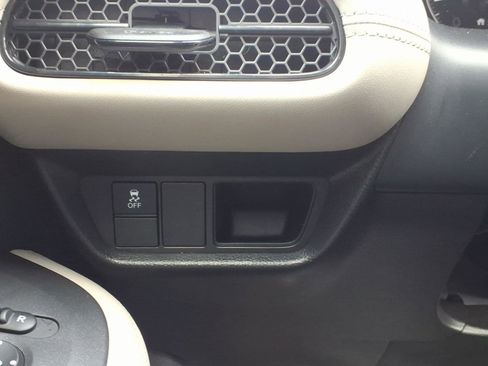 Used 2023 Honda HR-V LX image 28