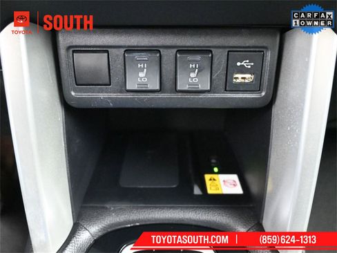 Used 2022 Toyota Corolla Cross XLE image 27