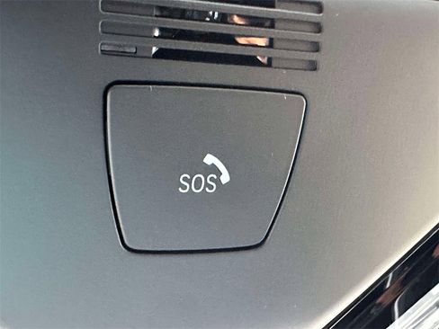 Certified 2025 BMW 330i xDrive Sedan w/ Convenience Package image 33