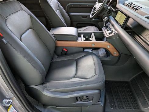 Certified 2023 Land Rover Defender 90 X-Dynamic SE image 21