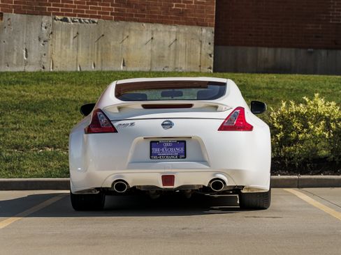 Used 2016 Nissan 370Z Coupe RWD image 22