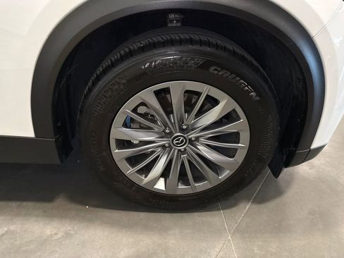 Used 2024 MAZDA CX-90 Plug-In Hybrid w/ Preferred AWD/4WD image 19