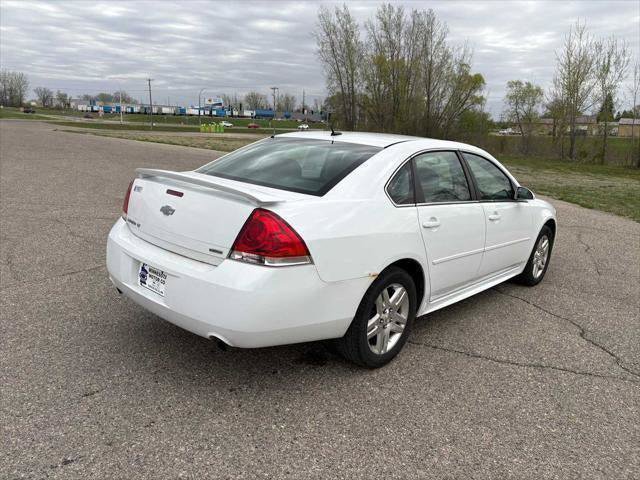 Used 2015 Chevrolet Impala LT w/ LT Sunroof Package FWD image 4