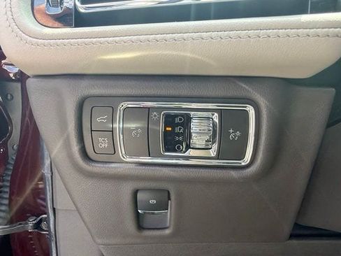 Used 2023 Lincoln Nautilus Reserve FWD image 7