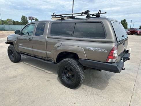 Used 2012 Toyota Tacoma 4x4 Access Cab V6 w/ TRD Off-Road Pkg image 31