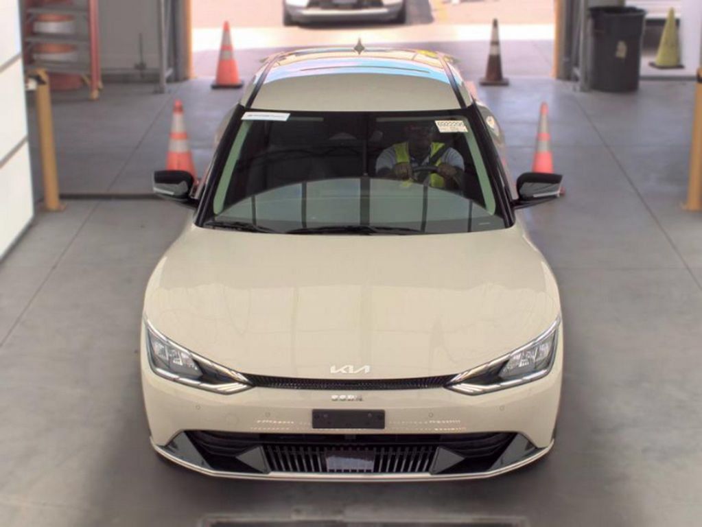 Used 2023 Kia EV6 Wind AWD/4WD image 3