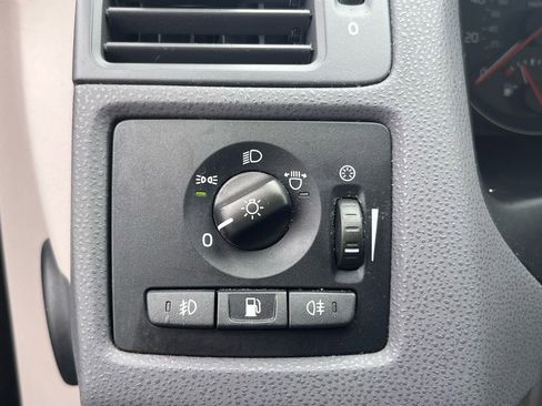 Used 2010 Volvo V50 2.4i image 23