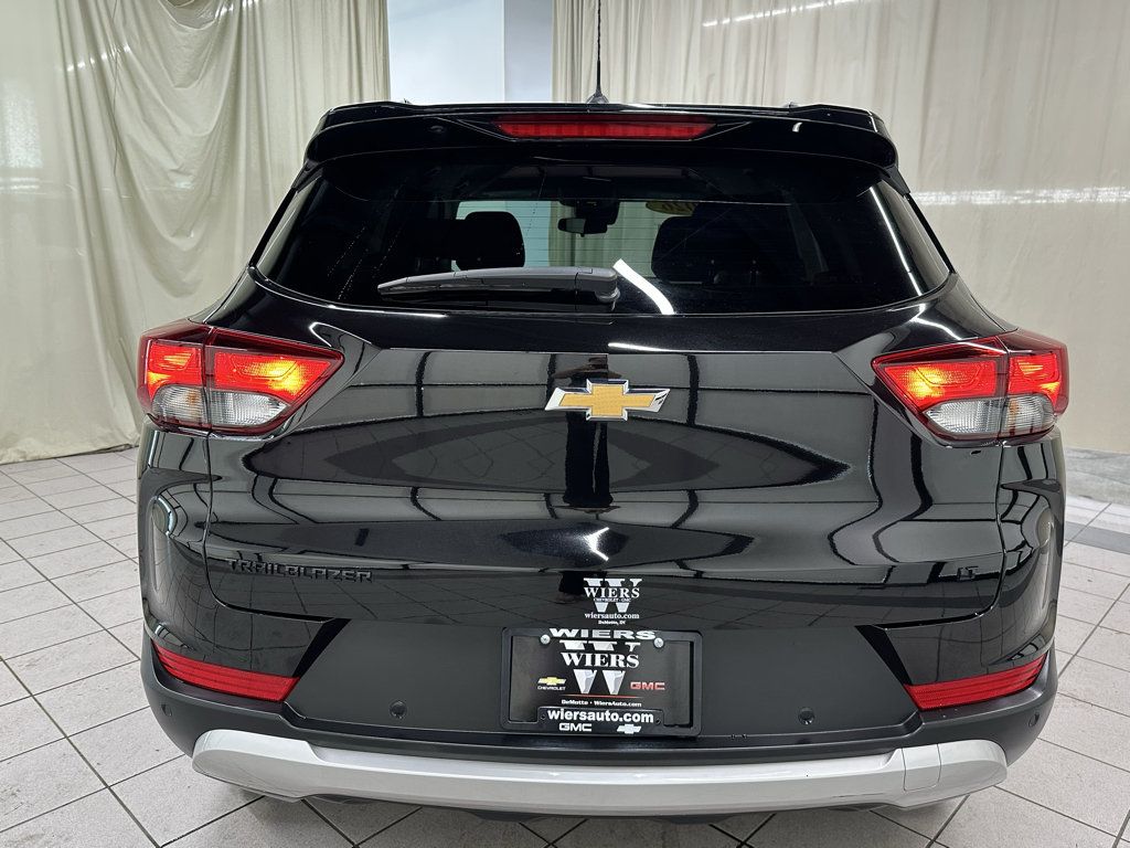 Certified 2026 Chevrolet TrailBlazer LT w/ LT Cold Weather Package FWD image 6