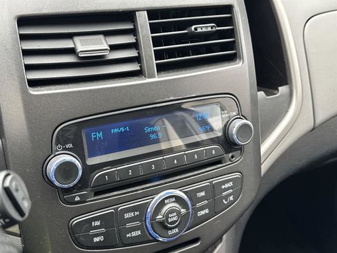 Used 2014 Chevrolet Sonic LT image 19