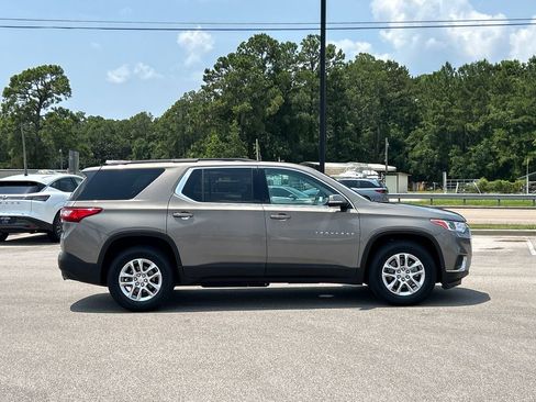 Used 2019 Chevrolet Traverse LT FWD image 7