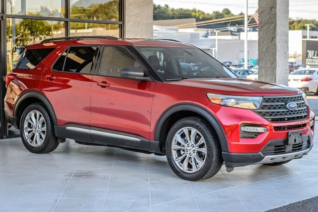 Used 2022 Ford Explorer XLT w/ Equipment Group 202A RWD image 4