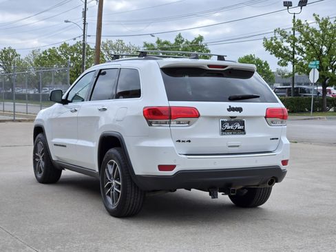 Used 2017 Jeep Grand Cherokee Limited w/ Luxury Group II image 4