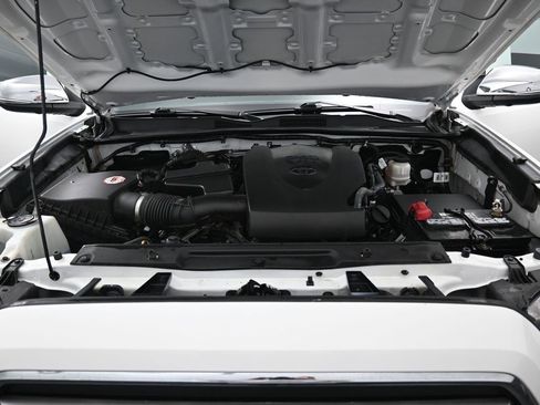 Certified 2020 Toyota Tacoma Limited image 36