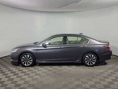 Used 2017 Honda Accord Touring image 11