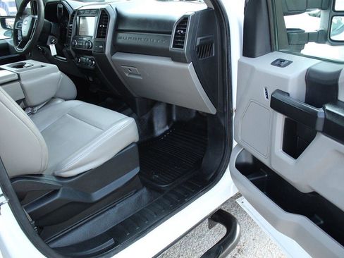 Used 2019 Ford F250 XL w/ Power Equipment Group image 21