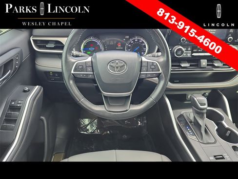 Used 2022 Toyota Highlander Bronze Edition image 12