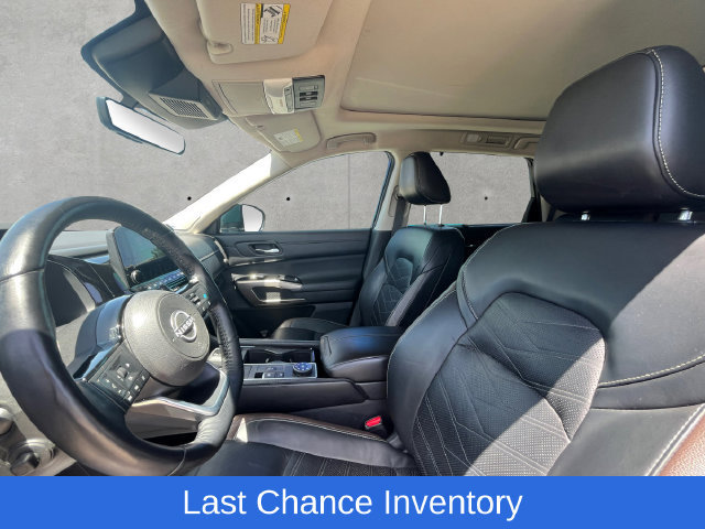 Certified 2023 Nissan Pathfinder Platinum w/ Cargo Package AWD/4WD image 19