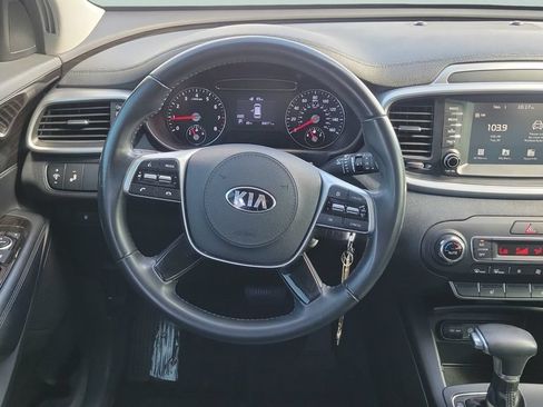 Used 2019 Kia Sorento S FWD image 12
