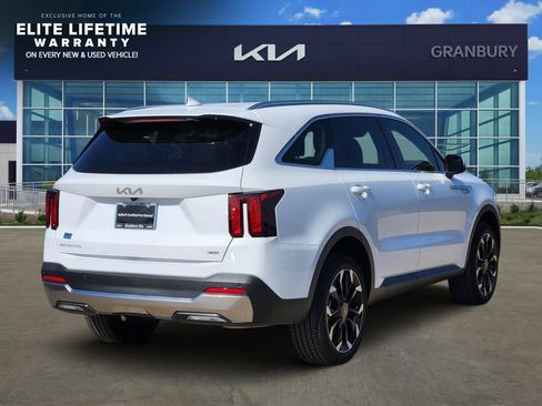 Certified 2026 Kia Sorento EX AWD/4WD image 5