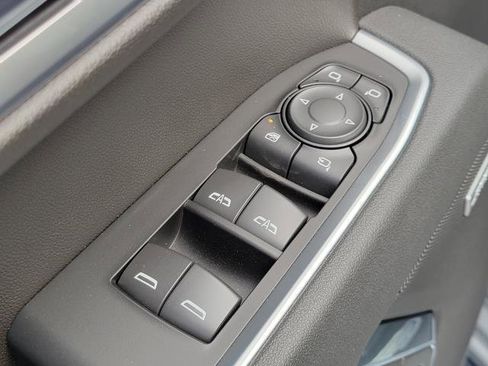 New 2026 GMC Sierra 1500 SLT w/ SLT Premium Package image 6