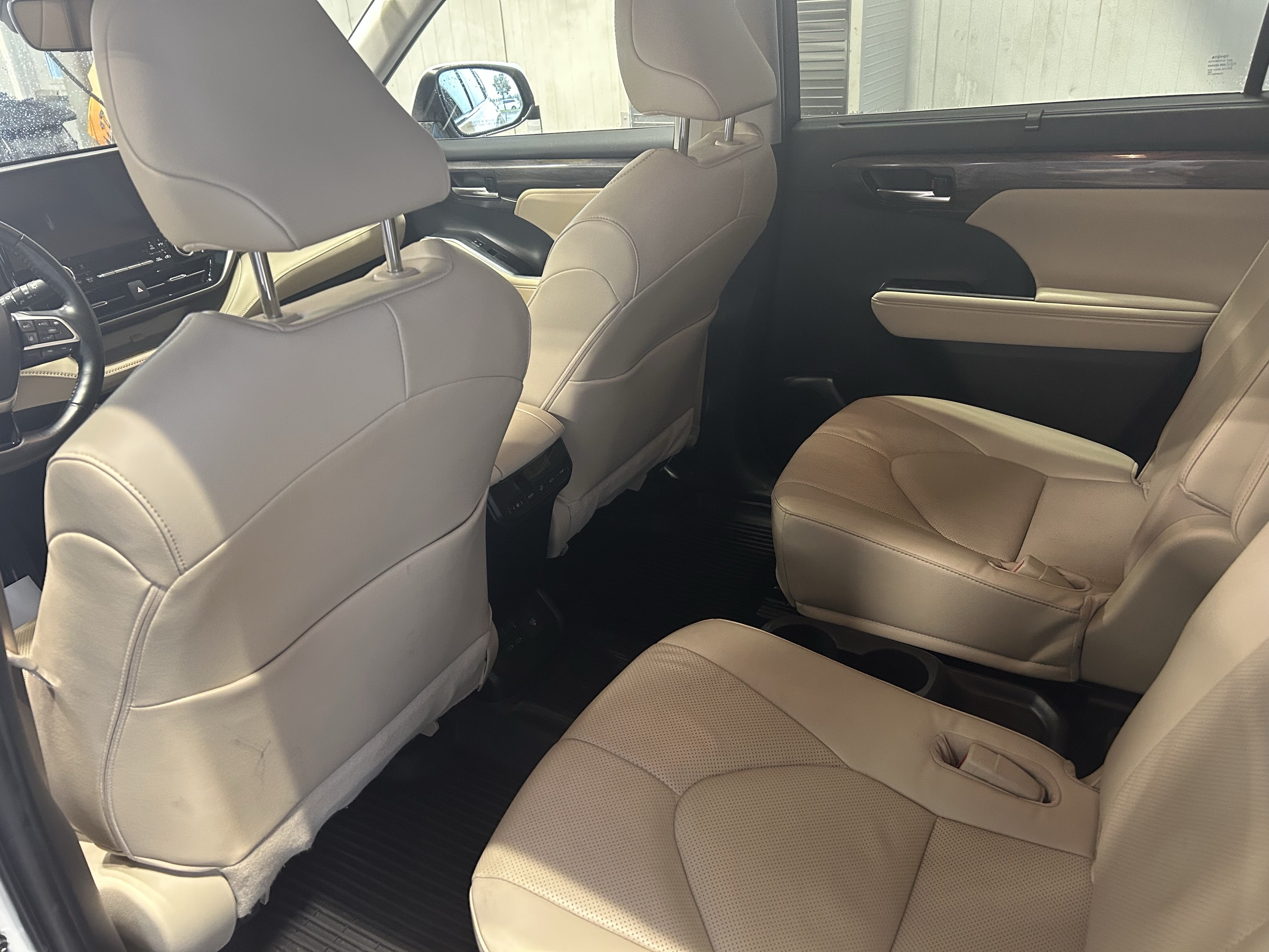 Used 2023 Toyota Highlander Limited AWD/4WD image 13
