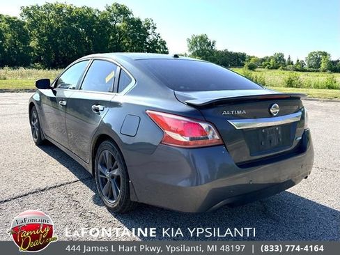 Used 2013 Nissan Altima 2.5 SL w/ Technology Pkg FWD image 3