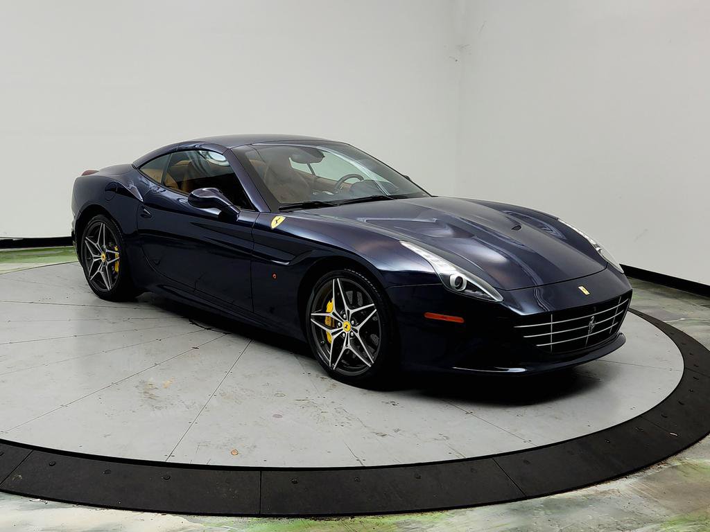 Used 2015 Ferrari California T RWD image 3