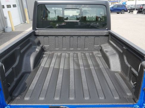 New 2026 Jeep Gladiator Sport AWD/4WD image 9