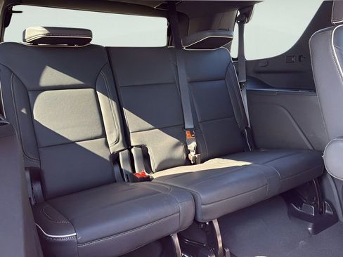 Used 2024 GMC Yukon SLT image 33