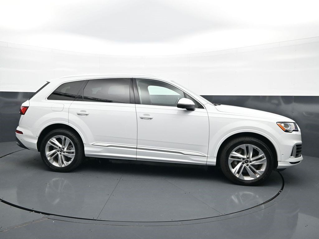 Used 2021 Audi Q7 3.0T Premium Plus w/ Premium Plus Package AWD/4WD image 4