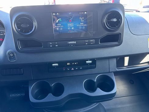 New 2025 Mercedes-Benz Sprinter 4500 image 4