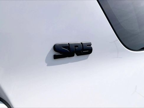 Used 2021 Toyota 4Runner SR5 image 9