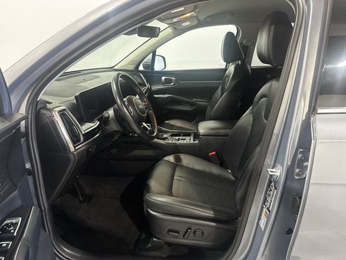 Used 2024 Kia Sorento S FWD image 13