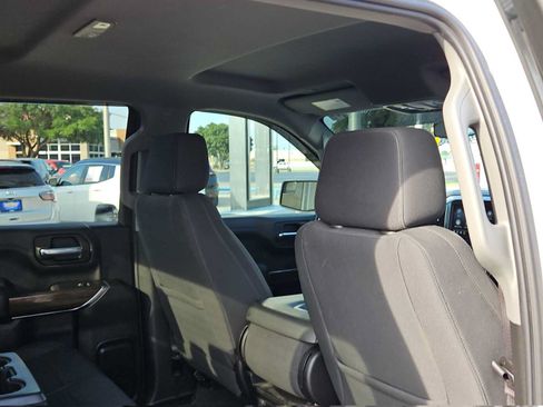 Used 2021 Chevrolet Silverado 1500 RST w/ LPO, Blackout Package AWD/4WD image 17
