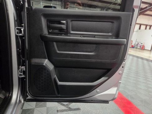 Used 2024 RAM 3500 Tradesman w/ Chrome Appearance Group image 30